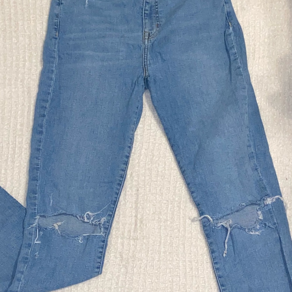 medium washed skinny jeans